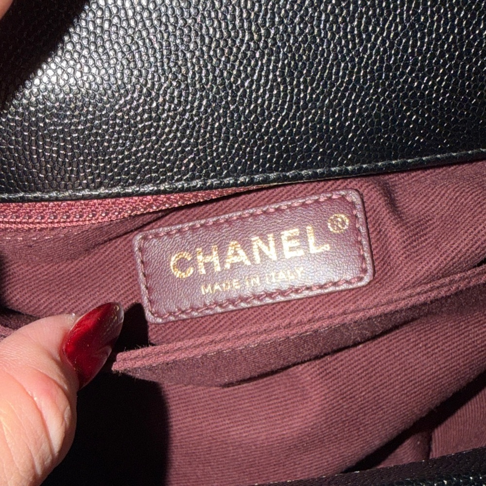 (SOLD) CHANEL Coco Handle - CHEVRON SMALL Black - Picture 7 of 9